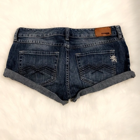 Express Shorts - Picture 4 of 5